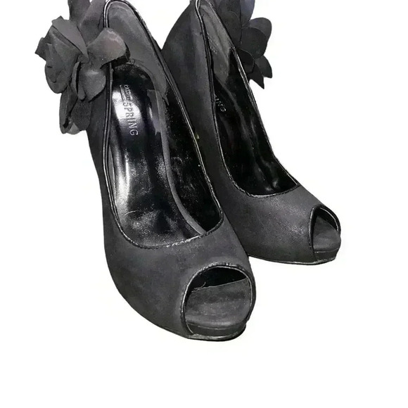 Call IT Spring Black Stilettos with beautiful Flower - Picture 15 of 15